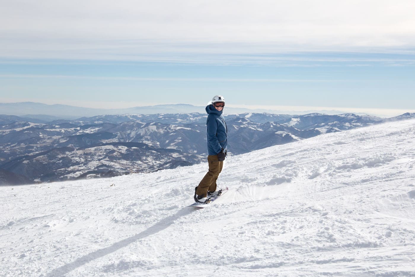 Wer im größten Skigebiet Serbiens unterwegs ist hat an guten Tagen richtig weite Sicht.