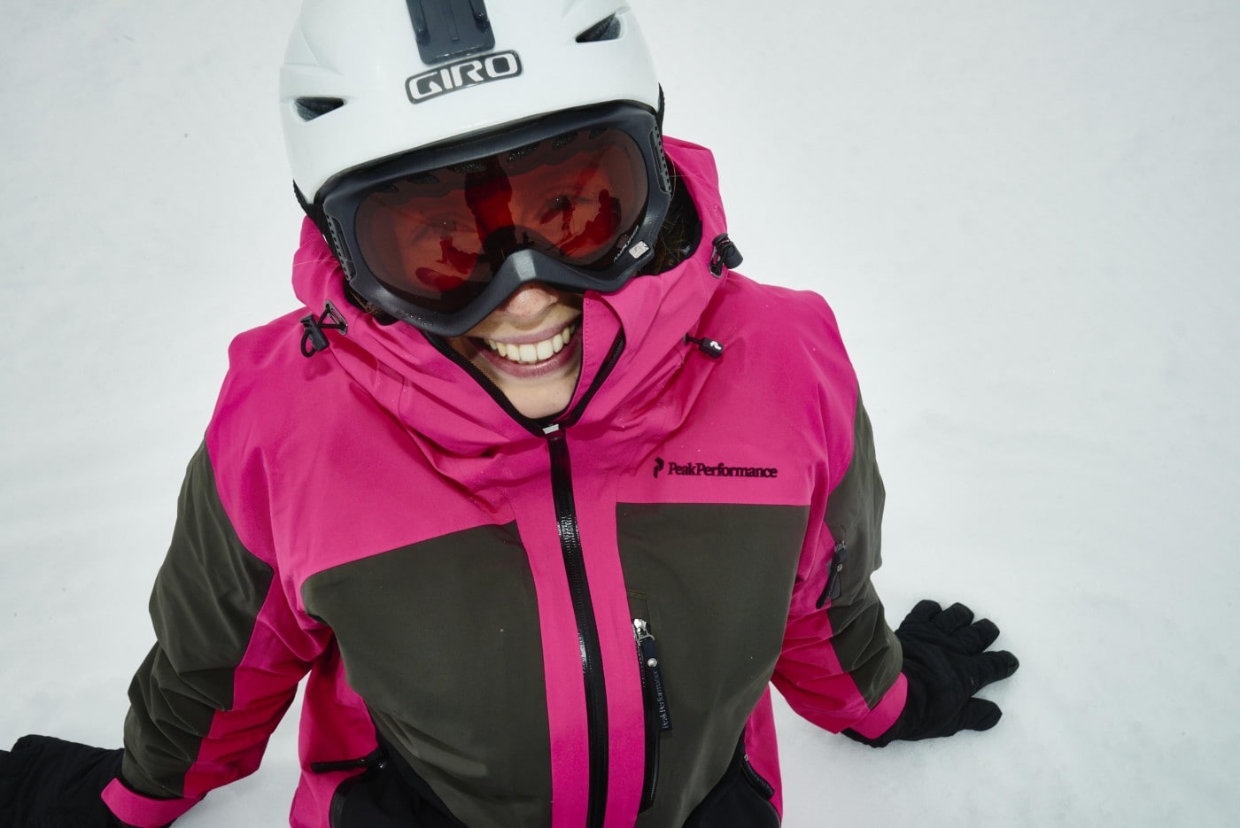 Happy am Berg und drei neue Ziele: andere Jacke, neuer Helm und neue Brille. Egal, Hauptsache ich bin im Schnee. Foto: Conny Marshaus