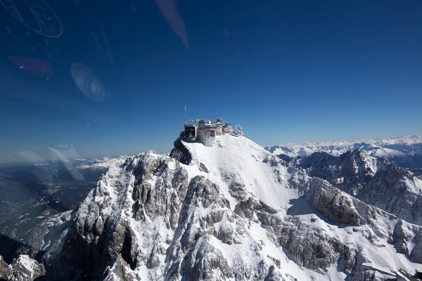 Luftaufnahme Zugspitze Gipfelplattform aus dem Segefllieger