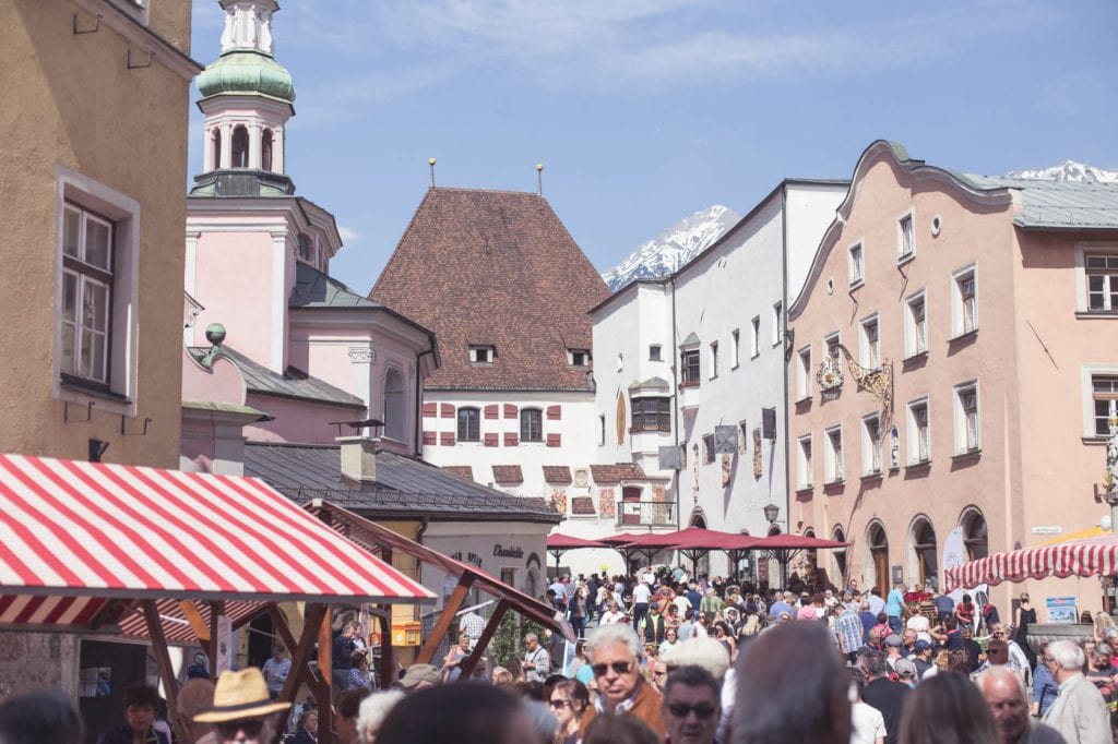 Bauernmarkt am Stadtplatz in Hall.