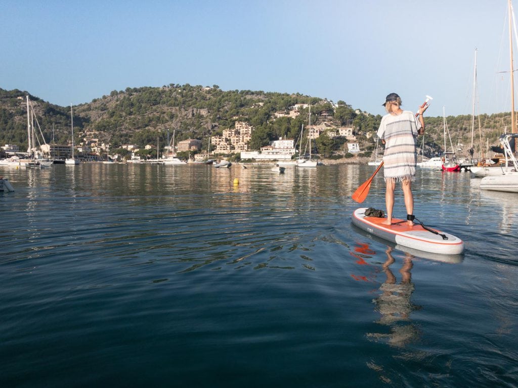 Stand Up Paddeln in der Bucht von Port de Soller.