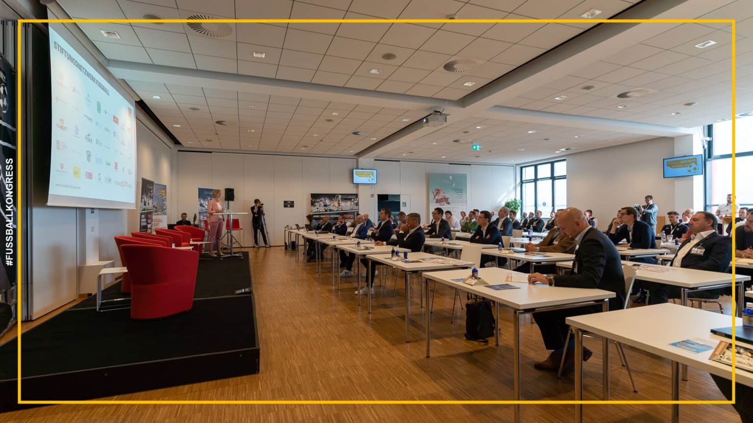 Kongresstag FUSSBALL KONGRESS Deutschland 2021 in Regensburg