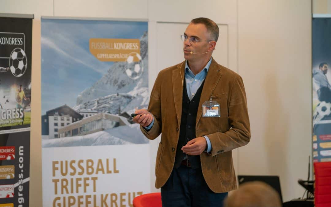 Masterclass: Schlüsselkompetenzen der erfolgreichen Spitzentrainer im Fußball