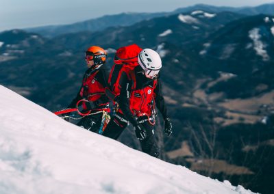 Winterkurs-Abschluss: 38 neue Bergretter:innen 23