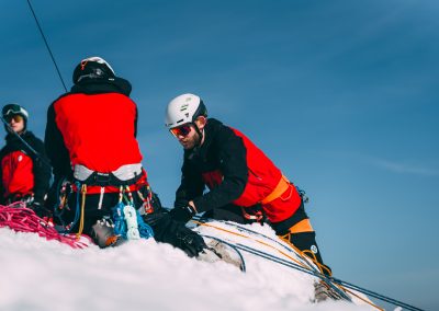 Winterkurs-Abschluss: 38 neue Bergretter:innen 25